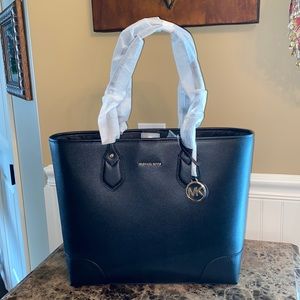 🆕Michael Kors Saylor Black Large Leather Tote